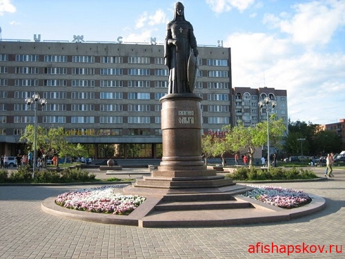 Псков. Памятник княгине Ольге