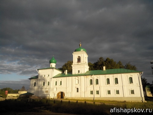 Мирожский монастырь Псков летом