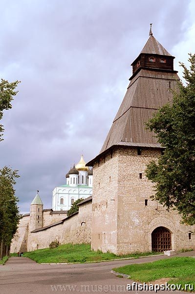 Власьевская башня Псков