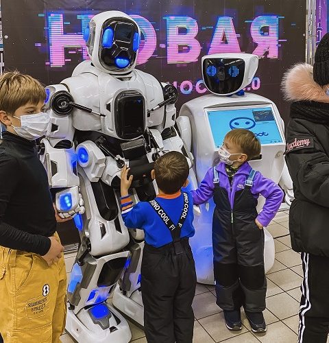 Выставка планета роботов в Пскове